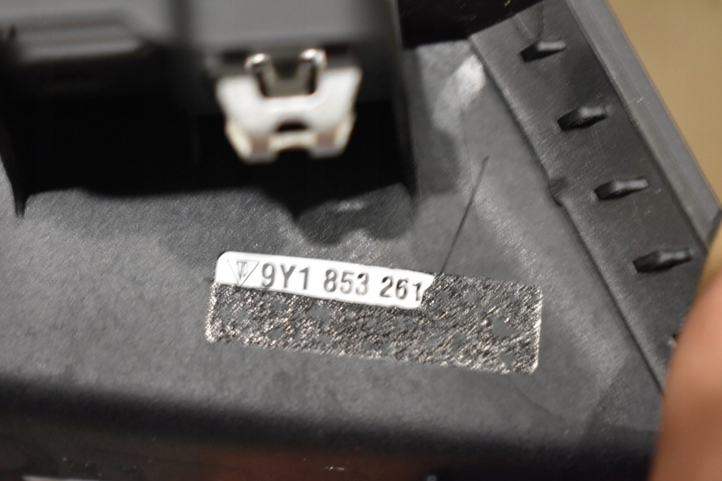 IDEALNA Moulage PIANO DECOR Console PORSCHE CAYENNE 9Y 1