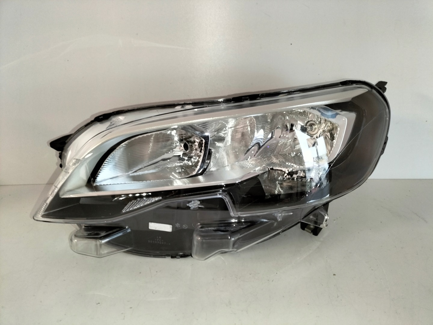light front reflektor left PEUGEOT EXPERT III 16- TRAVELLER