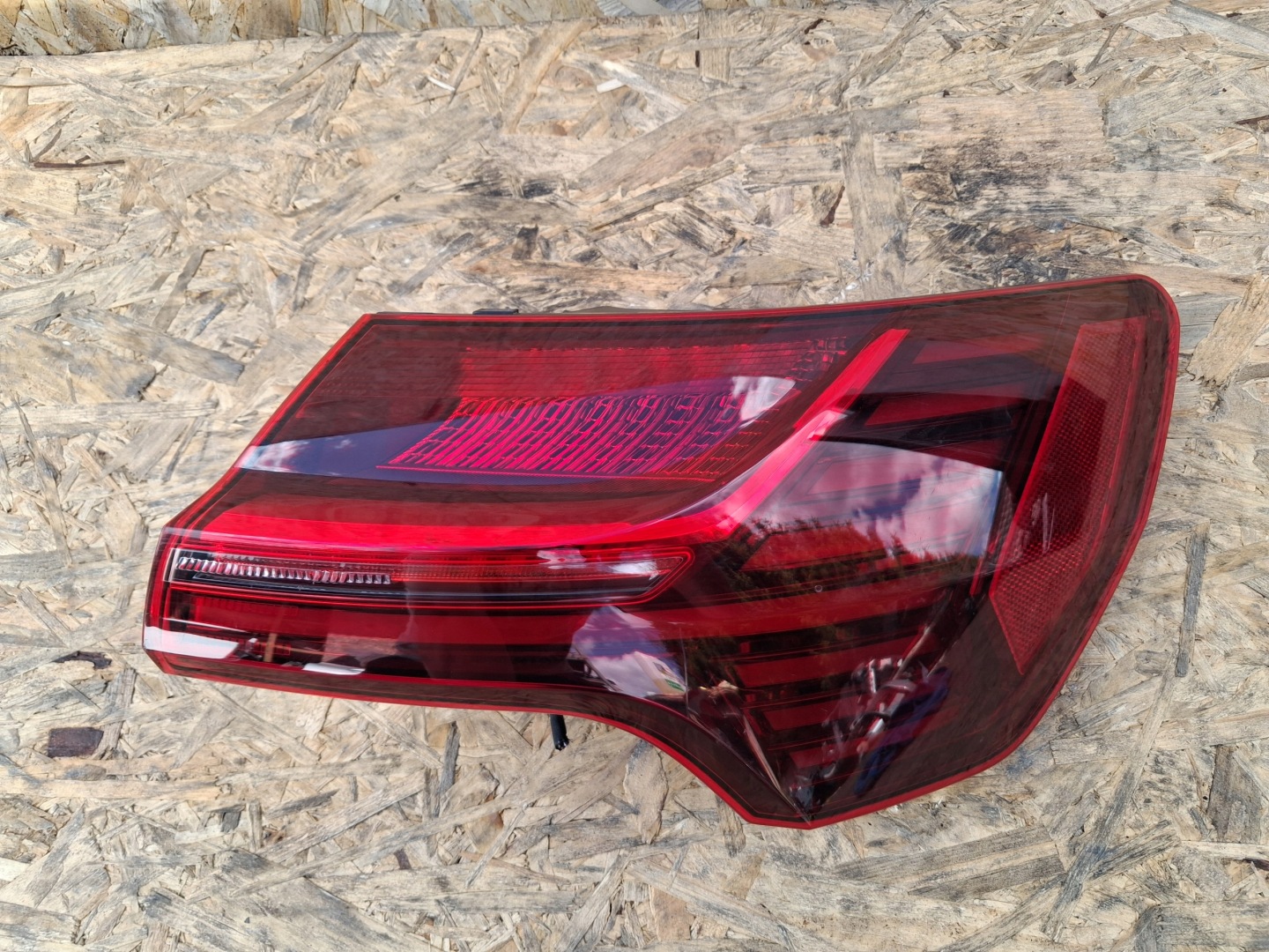 light right rear right rear part AUDI Q8 E-TRON 4KE945092B
