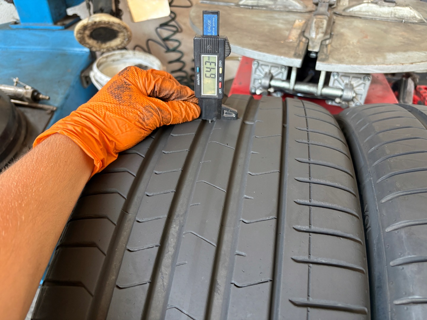 2 tyres summer 265/35R22 102V Pirelli P ZERO 6mm