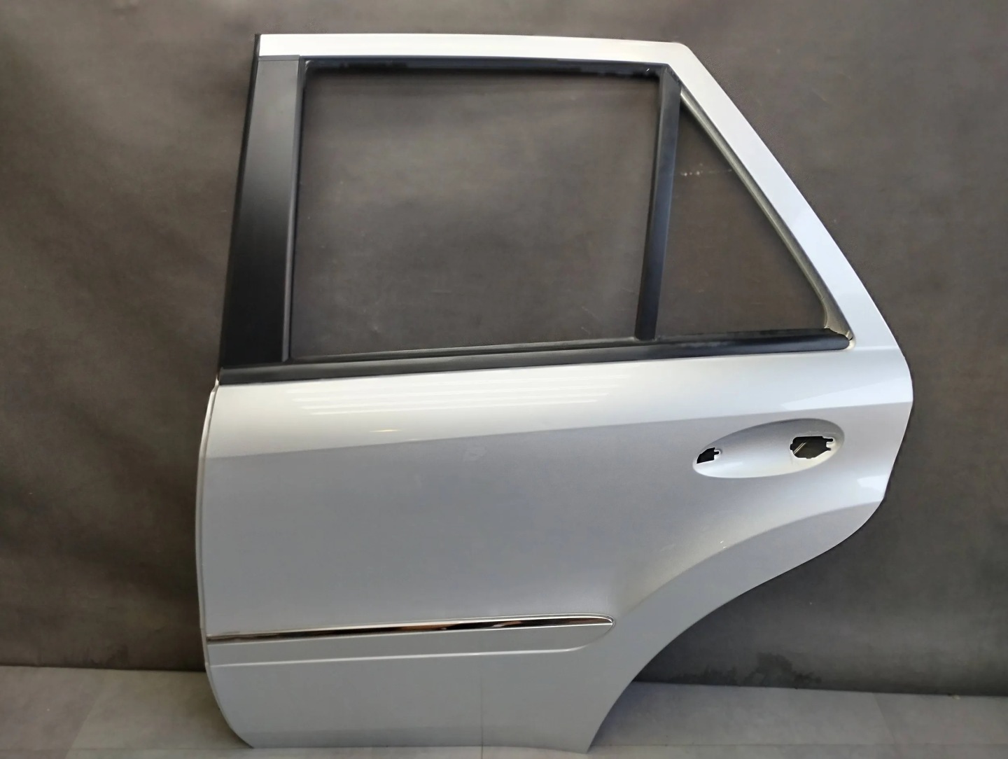 Mercedes ML W164 Tür links heck 775