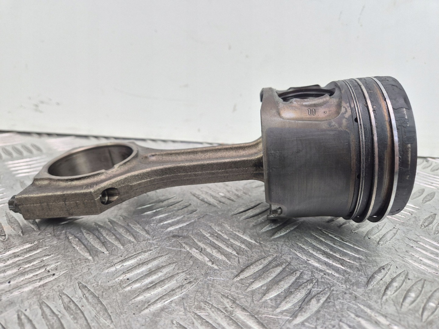 piston avec bielle BMW 5 E60 E61 520d 0840BB N47D20A
