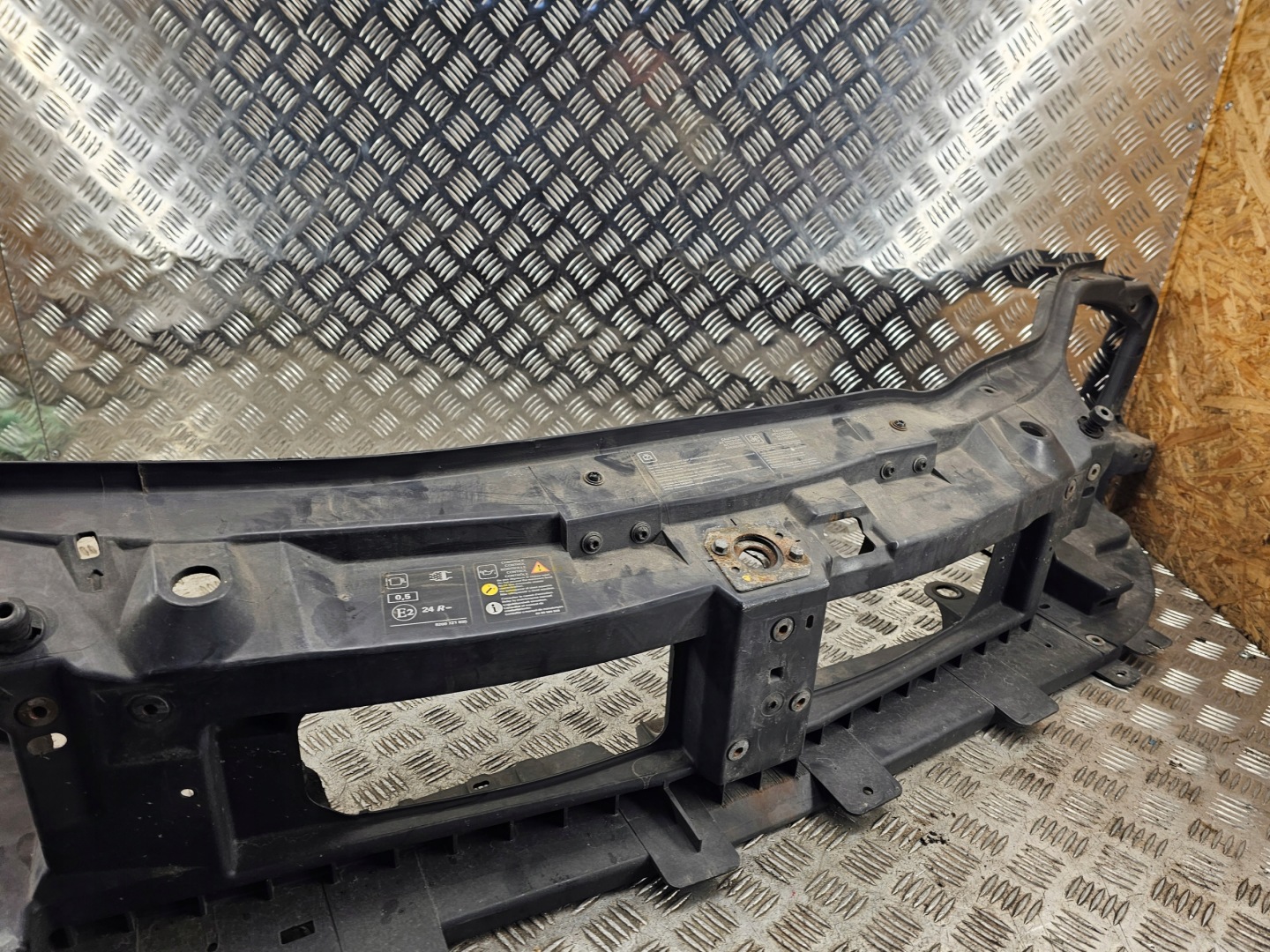 bar, wall front RENAULT TRAFIC II LIFT 2006-2014 ROK 8200411918E