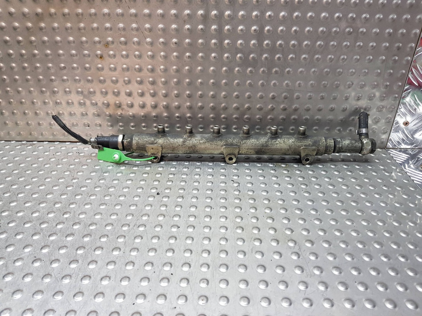 injection ramp sensor 30622085 0281002612 VOLVO XC90 and 2.4 D5 163 KM