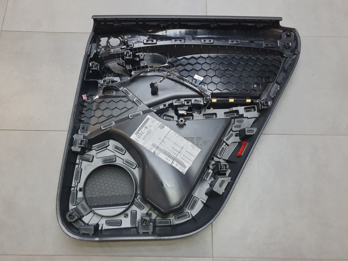 Audi SQ6 e-tron side door rear left rear part alcantara 85H867487