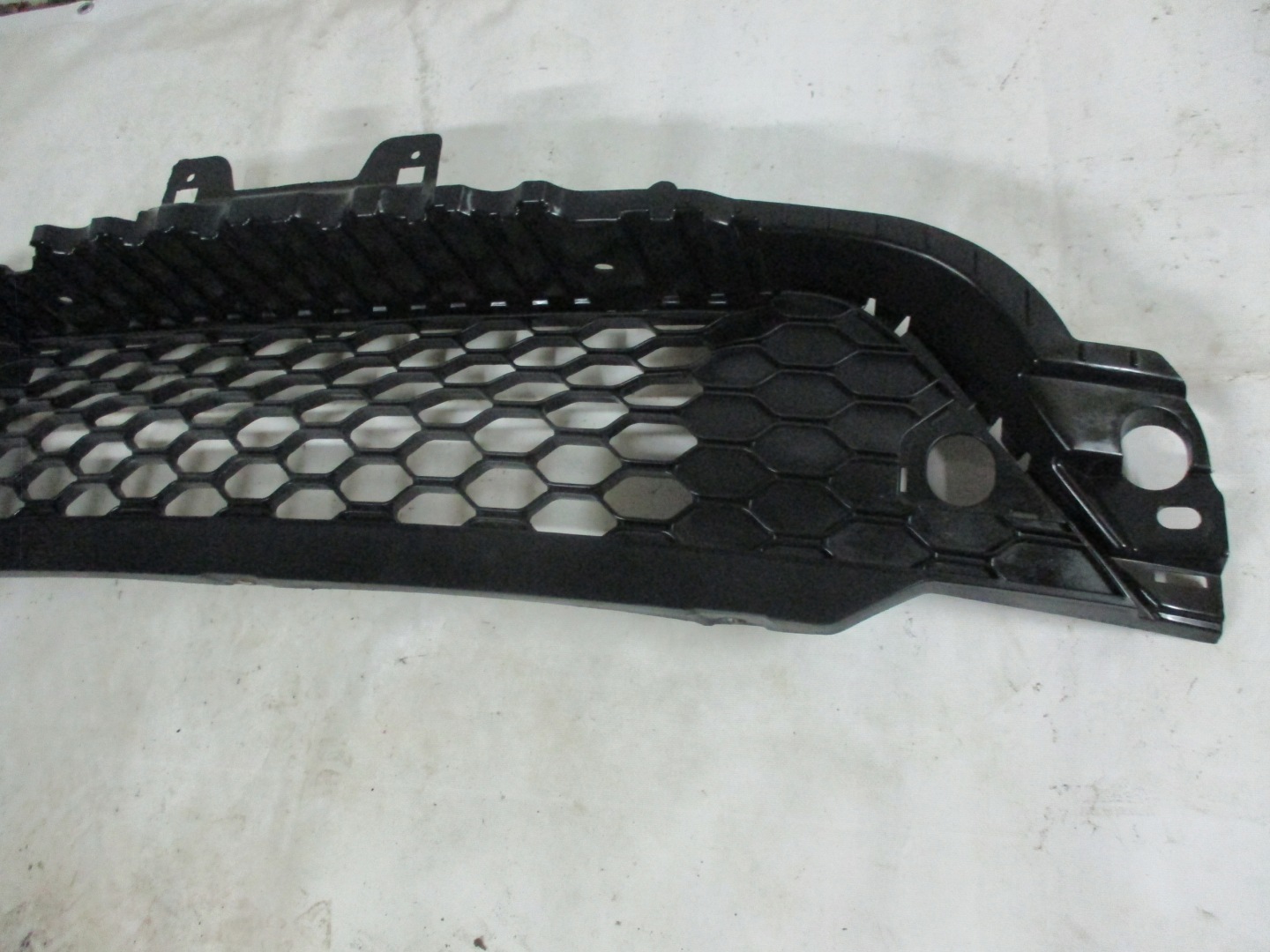 grid of a bumper front front Iveco Daily IV 4 14r