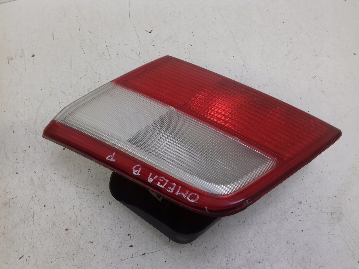 light to the bonnet right rear part Opel Omega B