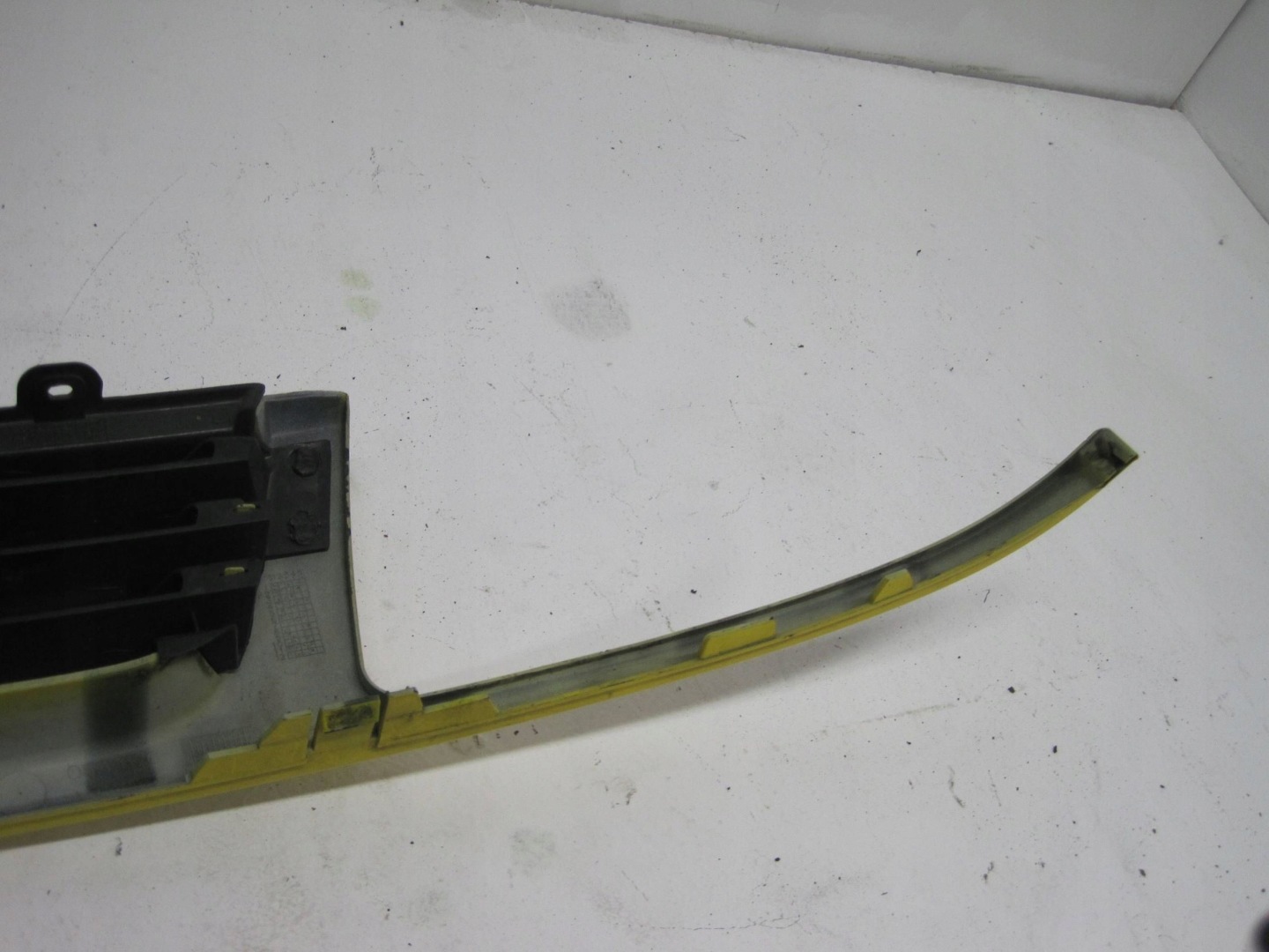 grille radiator grill front VOLKSWAGEN POLO 6K5854643A