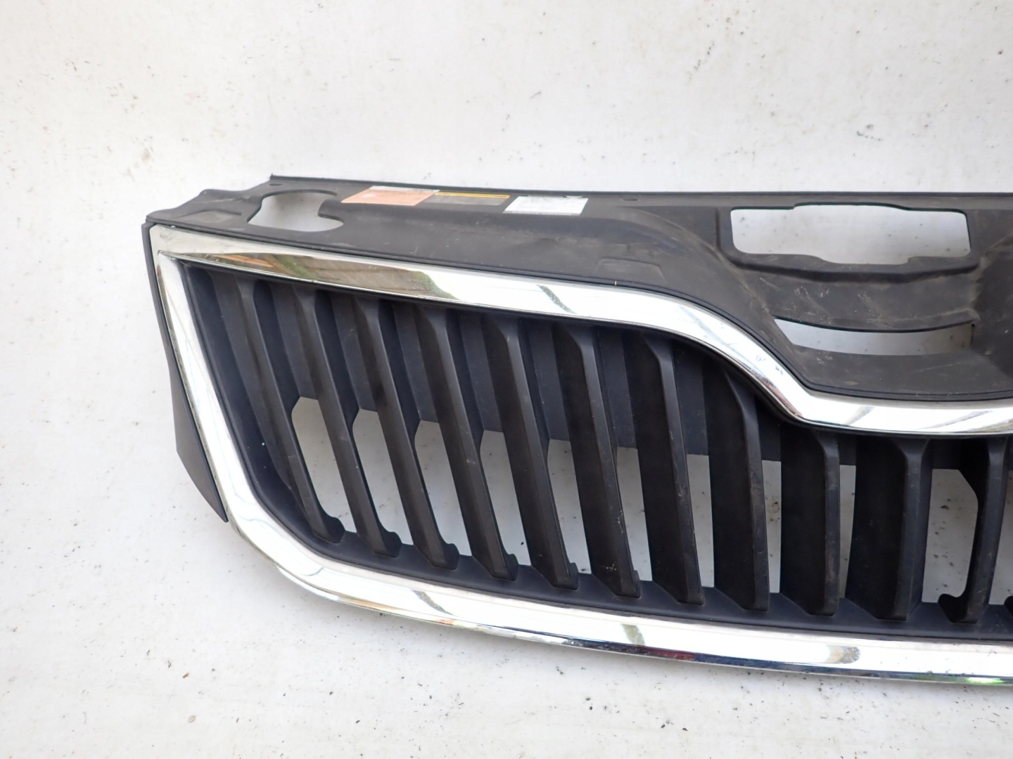 SKODA RAPID 12-19 Grill Grill