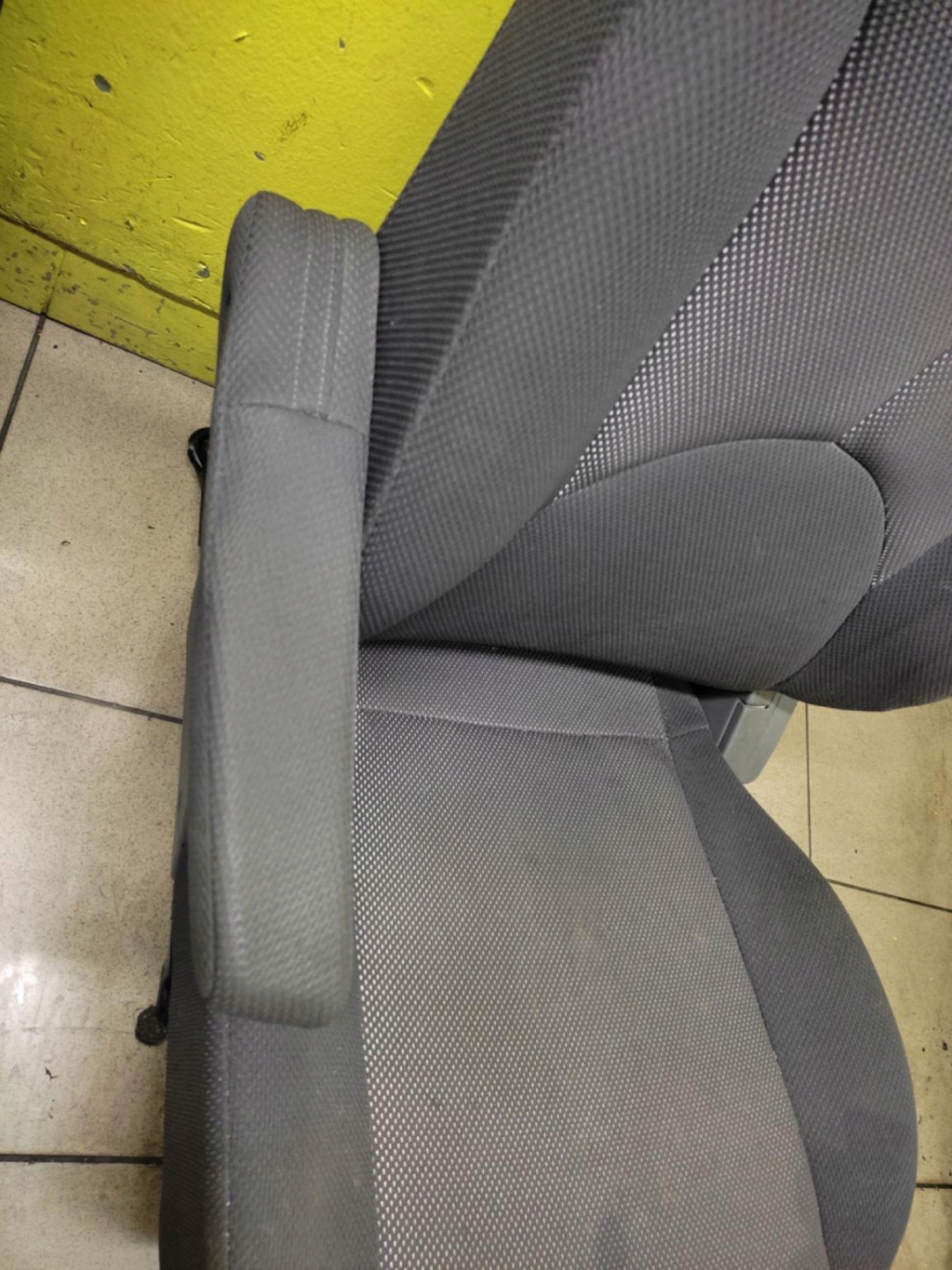 KIA RIO II seats front