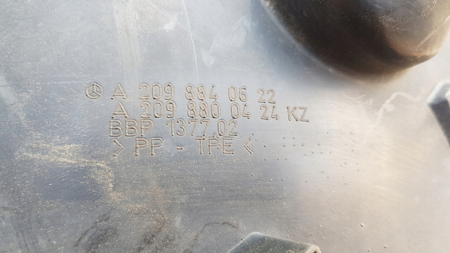 MERCEDES W209 podblatník pravý předek