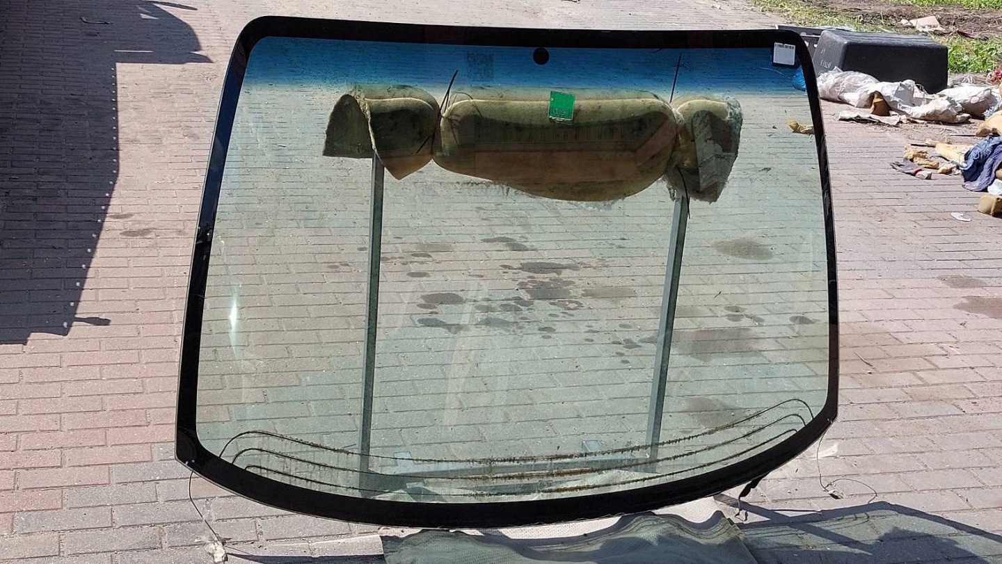 window iron front CHRYSLER VOYAGER II 90-95R
