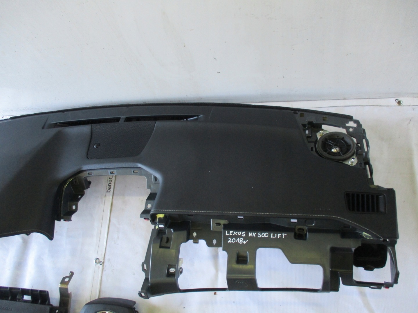 dashboard instrument panel console Lexus NX 300 lift 2018r