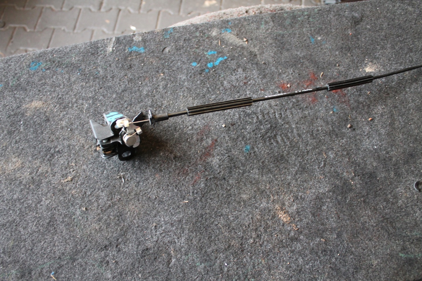 1861. lock door left rear part 7E0827161A