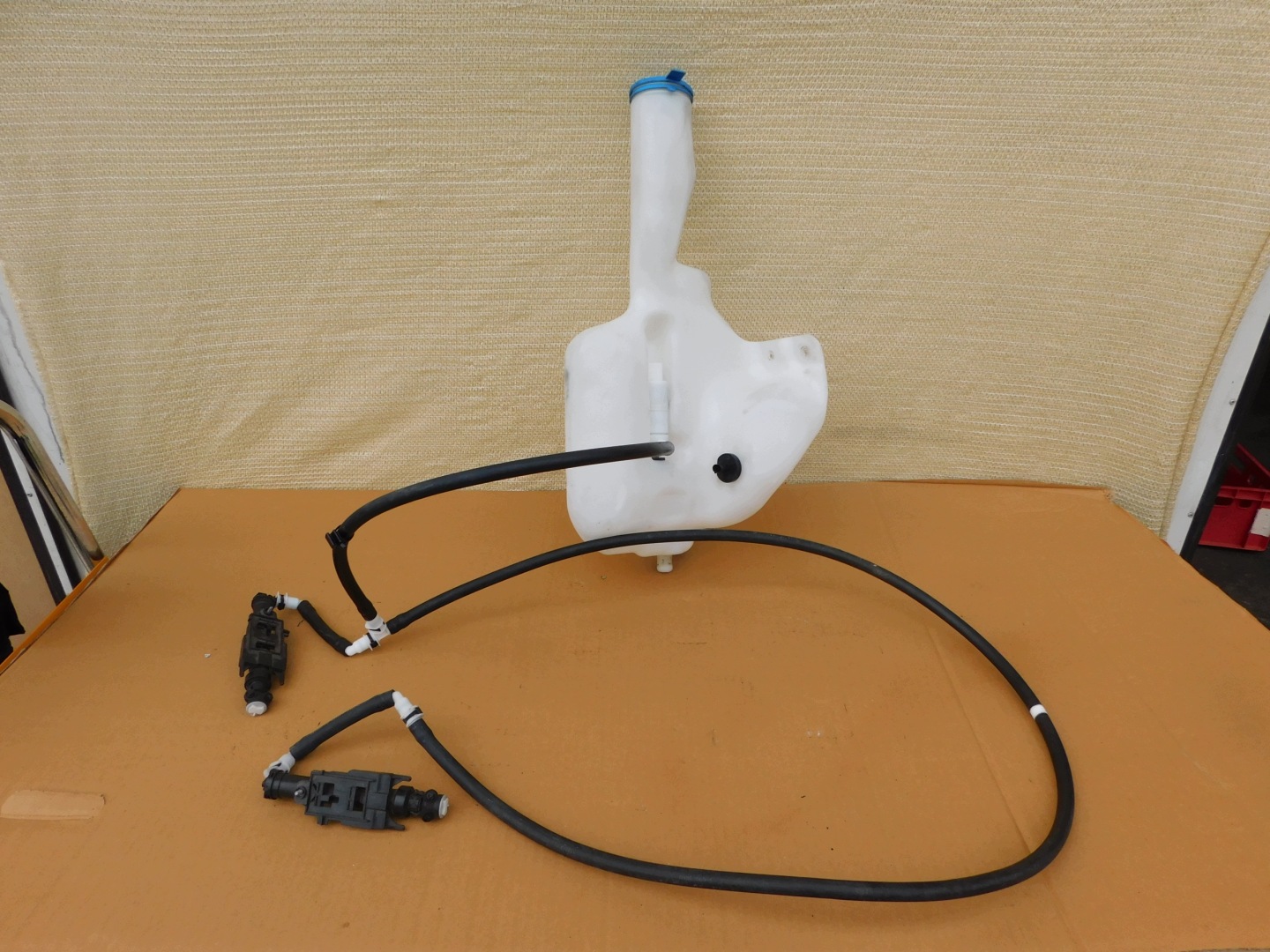 washer fluid tank DO KSENONOW Sprinter 906 Crafter komplet pompki