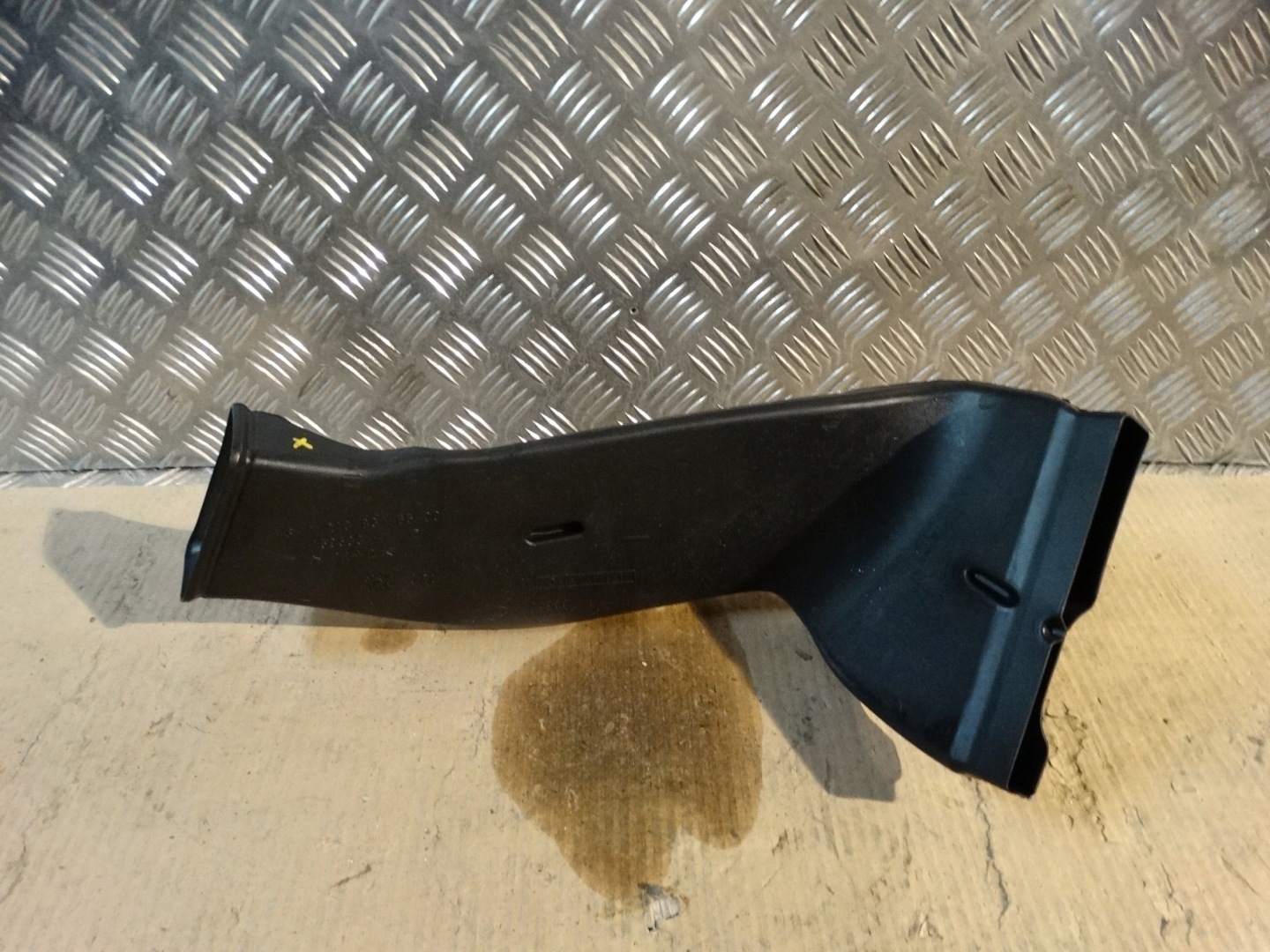 IDEALNY drain air left MERCEDES W213 1