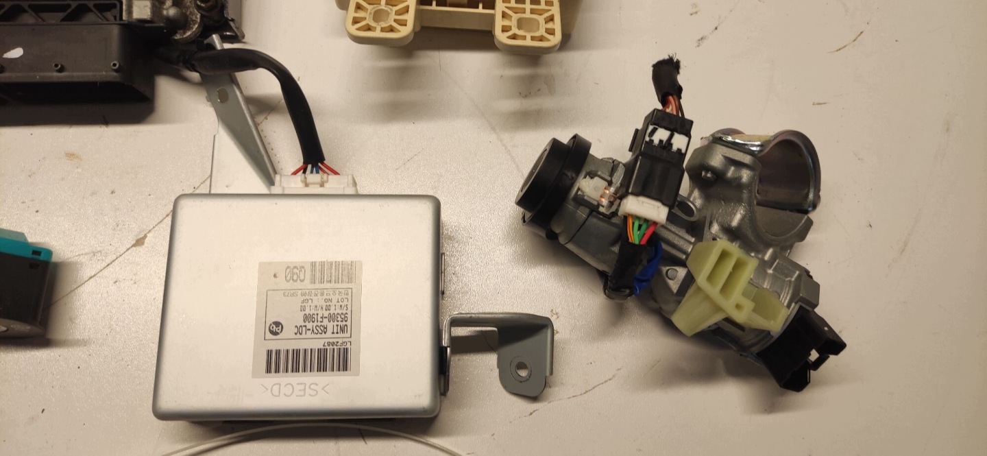 KIA SPORTAGE IV 1.7 CRDI control unit ignition running board STARTOWY key 15-18