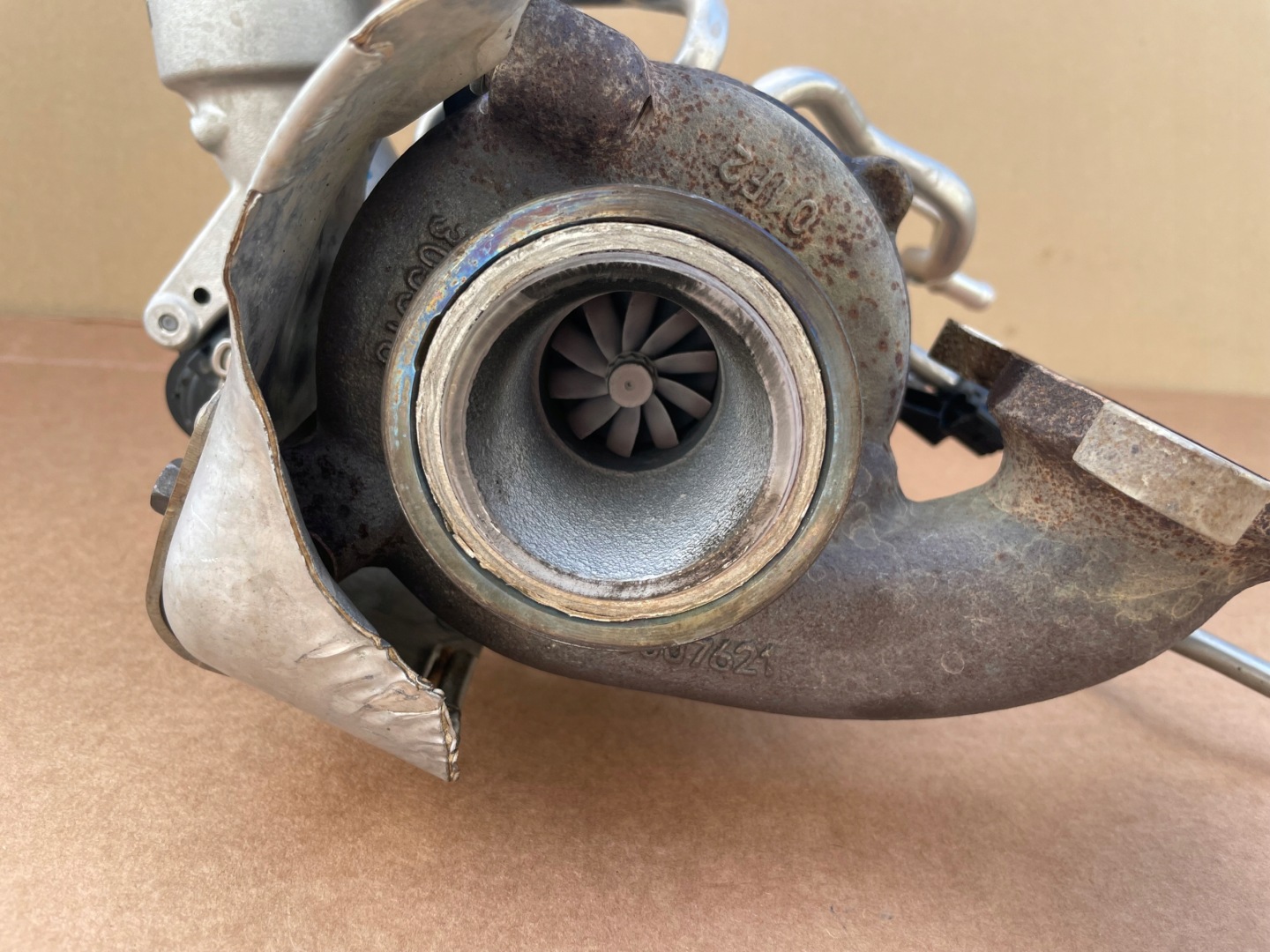 Turbo 05E145702L VW SKODA Comme Neuf Original