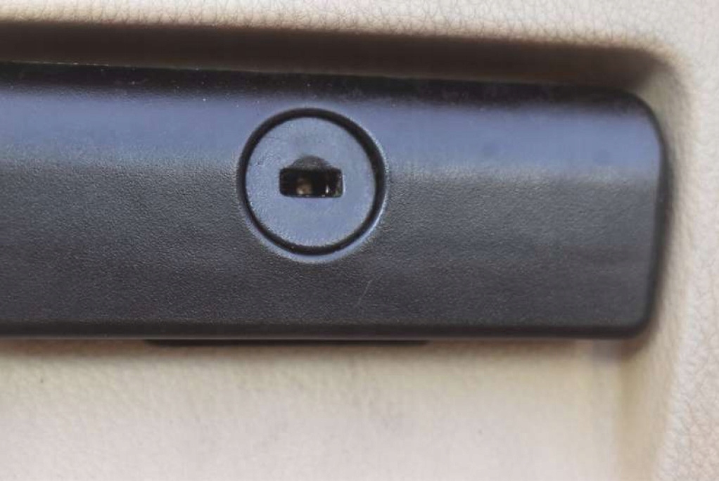 pretinac suvozača suvozača EU 7075477 BMW E90 E91 04-10