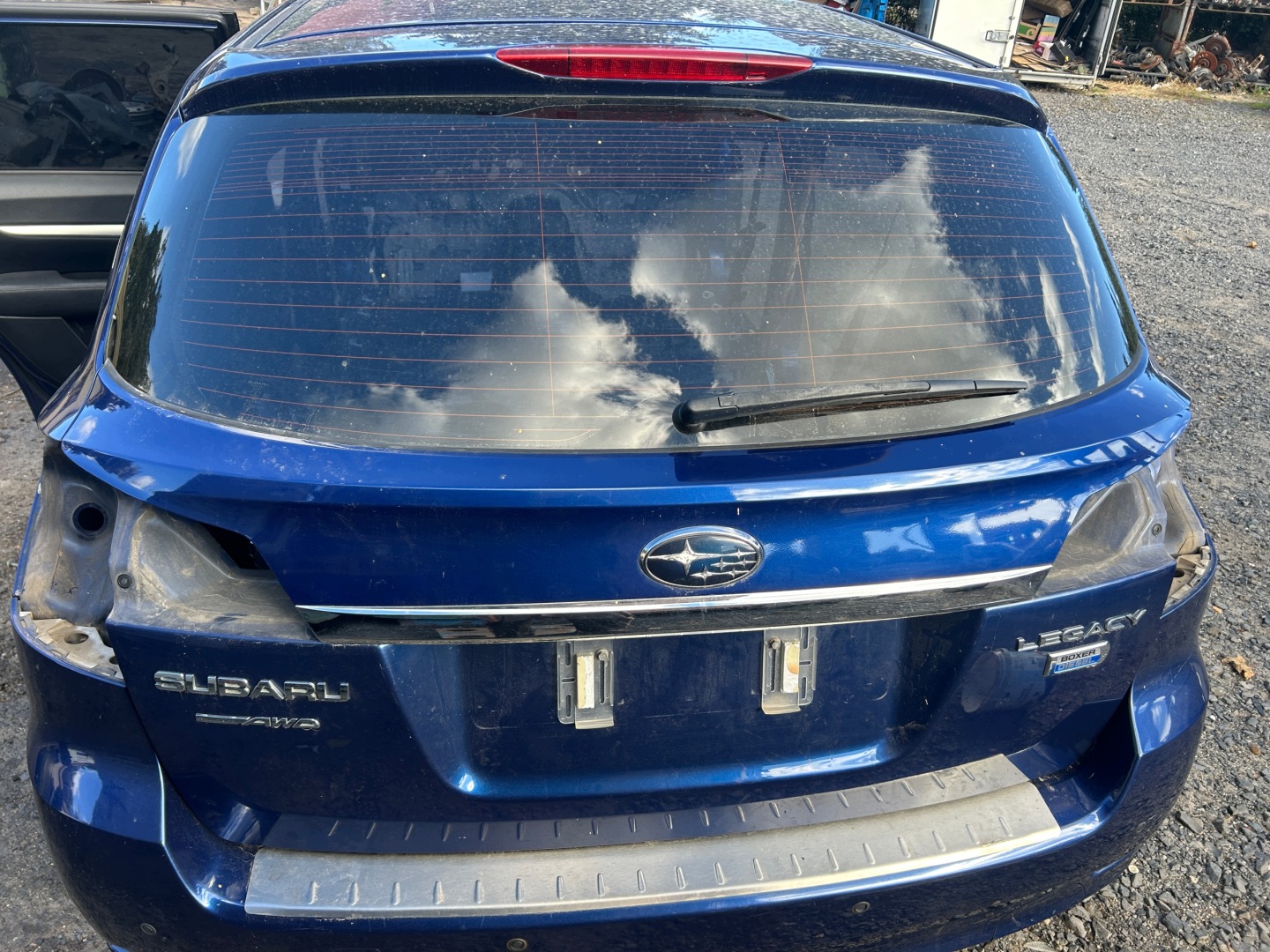 SUBARU LEGACY V KOMBI KOMBI kufrové dvere E8H
