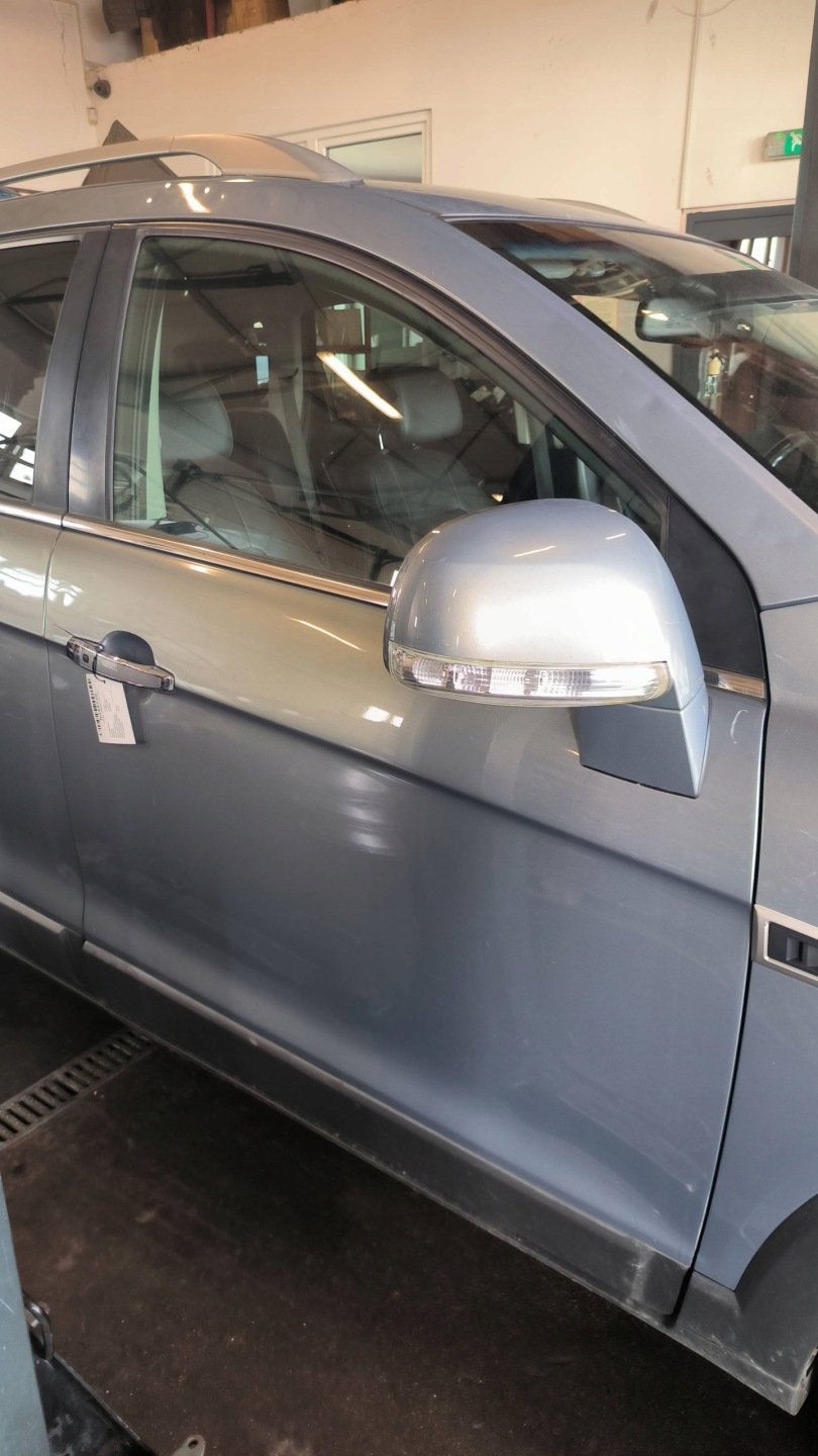 door right front GJE CHEVROLET CAPTIVA