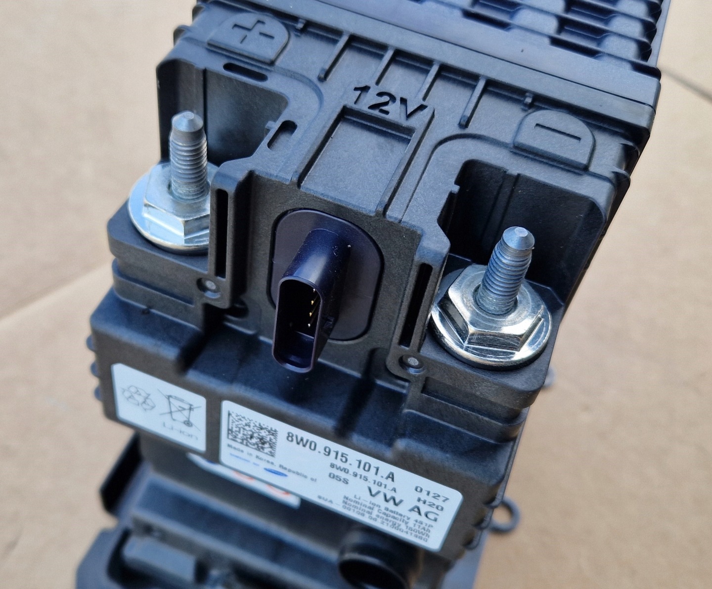 battery auxiliary AUDI A4 A5 Q5 8W0915101A as new