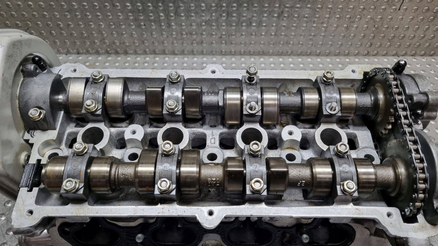 TESTATA Motore Destro 077103373AE AUDI A8 S8 D2 4.2 B V8 ABZ