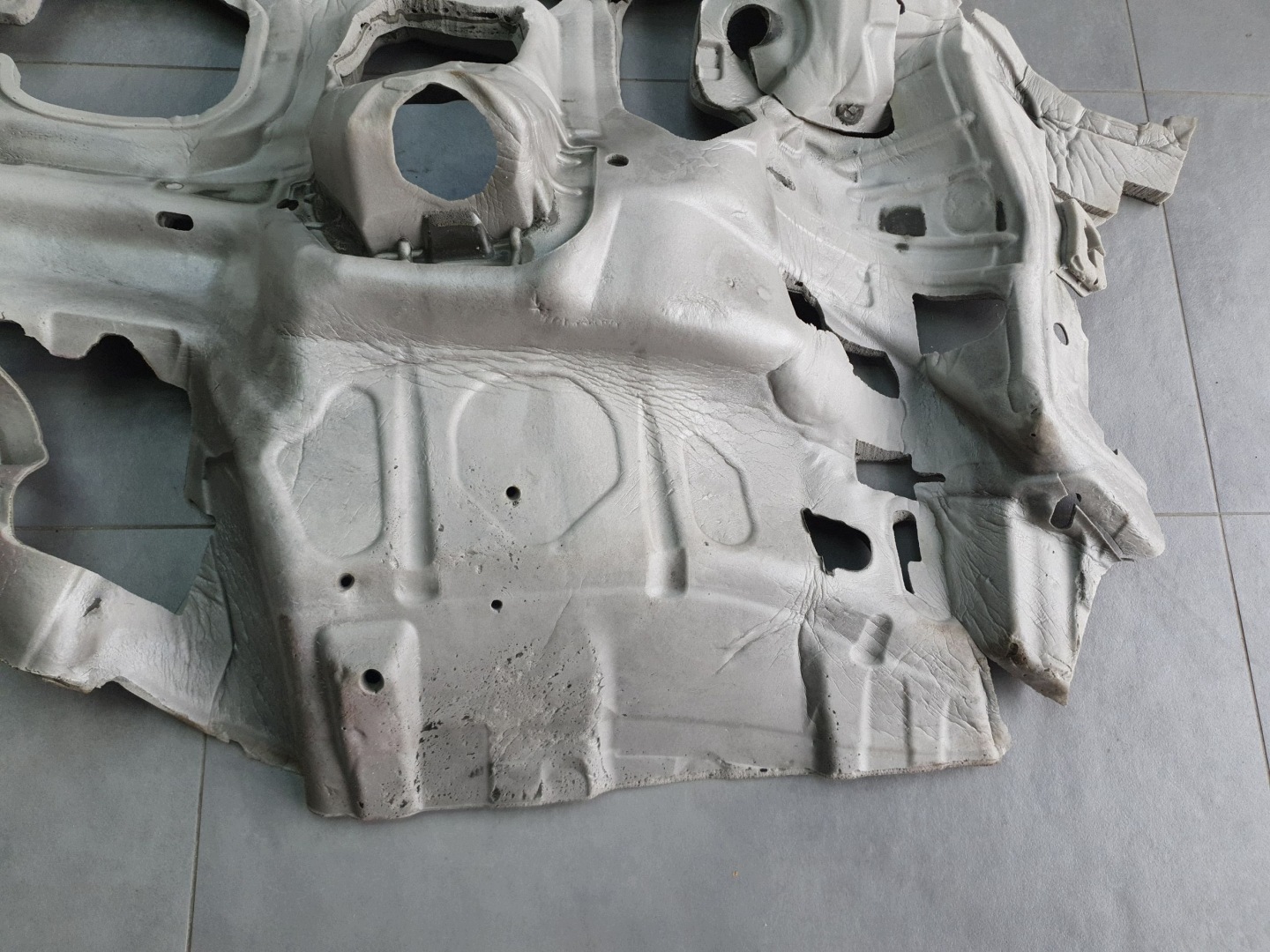 Audi A3 8Y hb soundproofing partition wall 8Y1863947