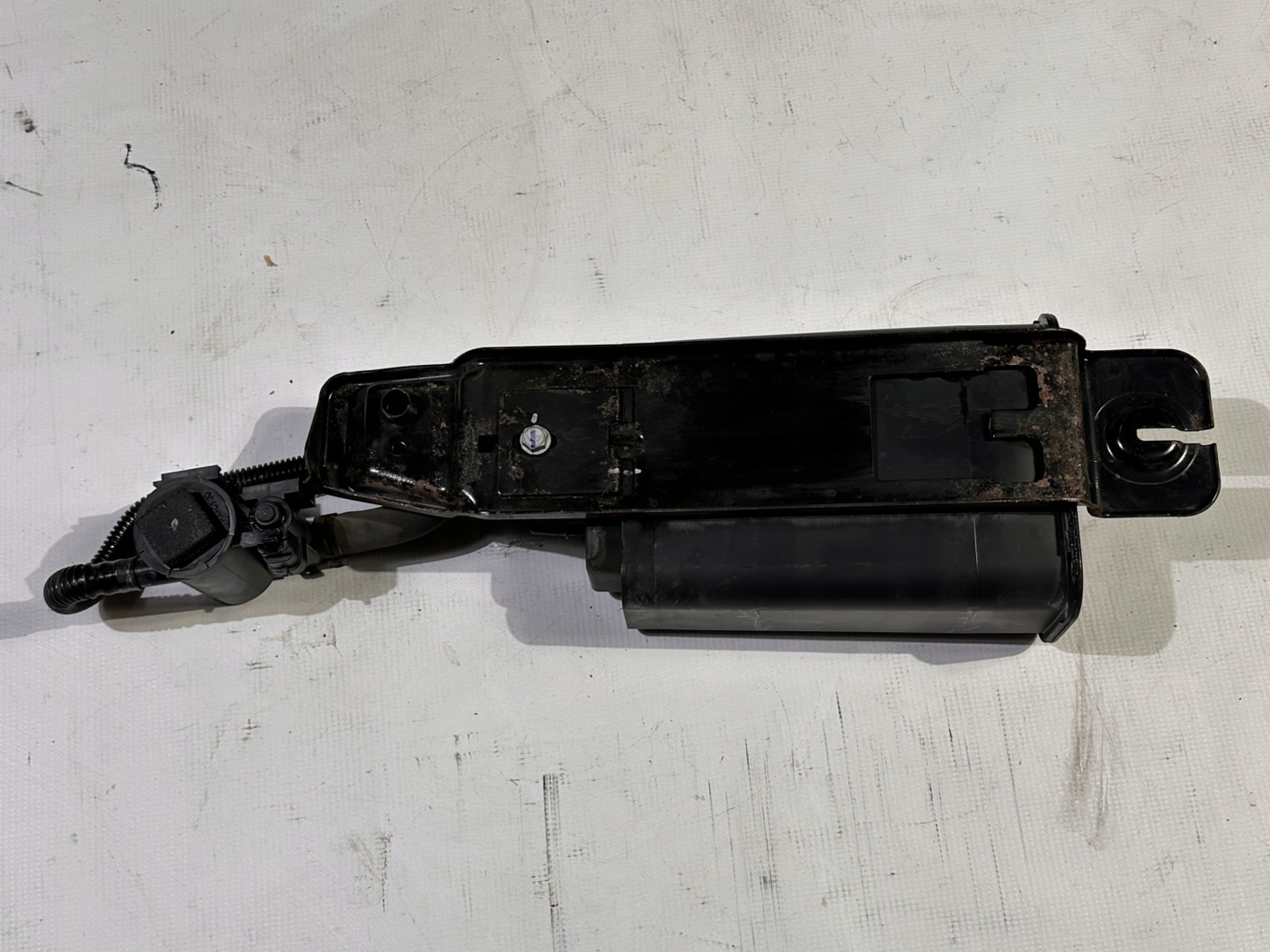 karbonski filter oparow goriva Chevrolet Camaro 2009 - 2015