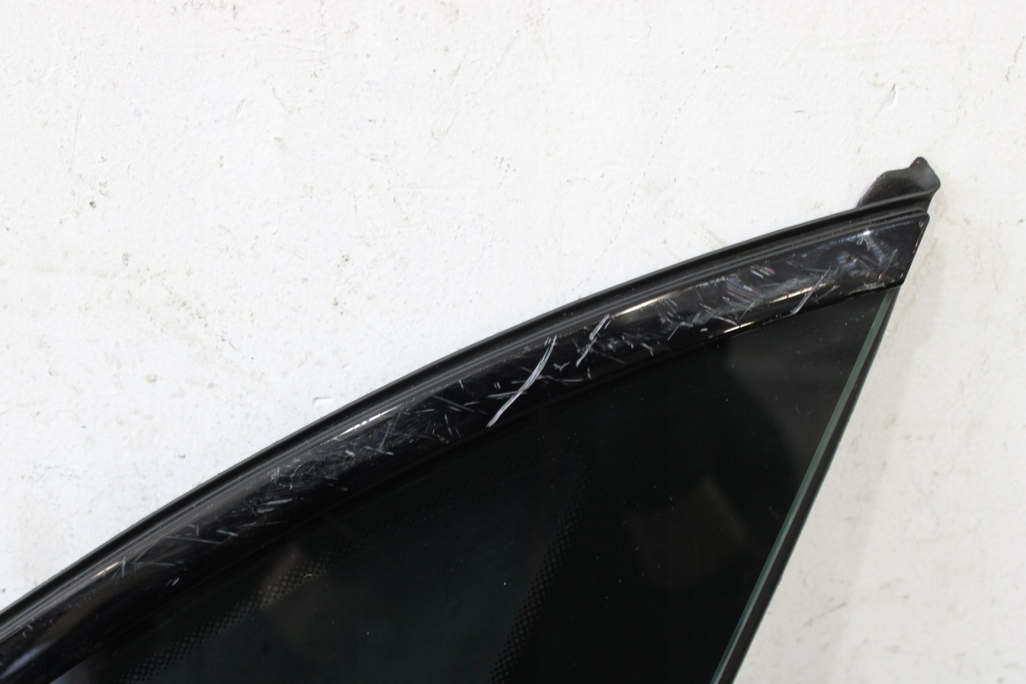 window right rear part PORSCHE MACAN 95B 95B845298XM