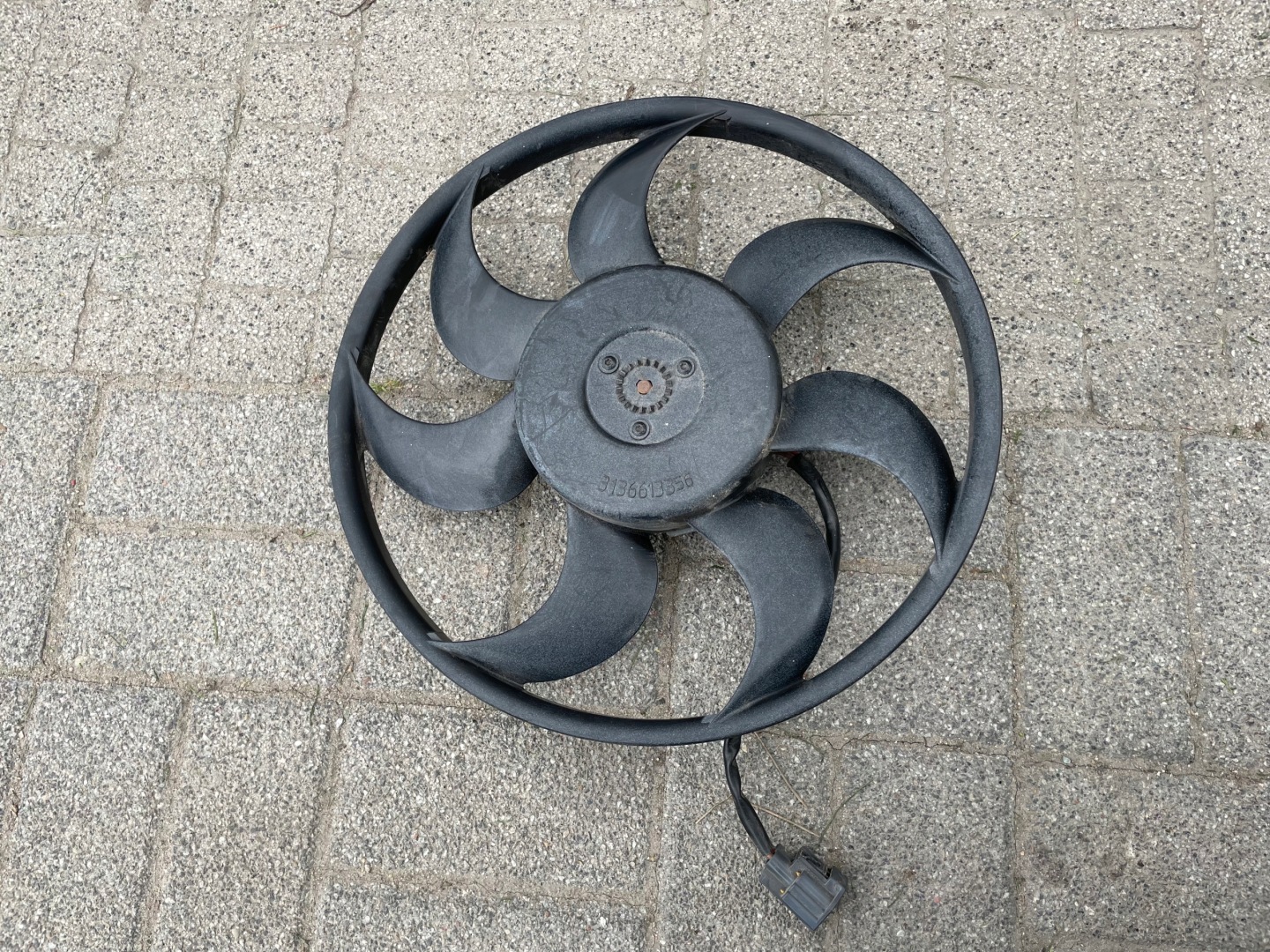 ventilátor chladiče MAZDA 3 3137228043 3136613356