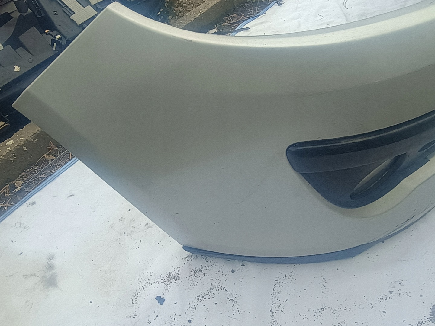 nárazník předek RENAULT CLIO III KPL.