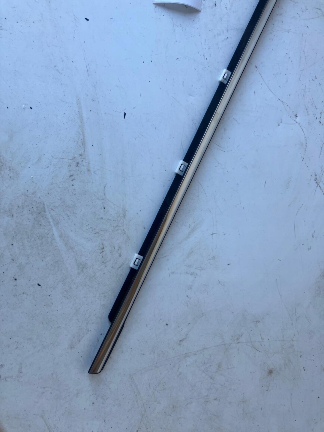 moulding dust door right rear part KIA CEED II KOMBI CHROM