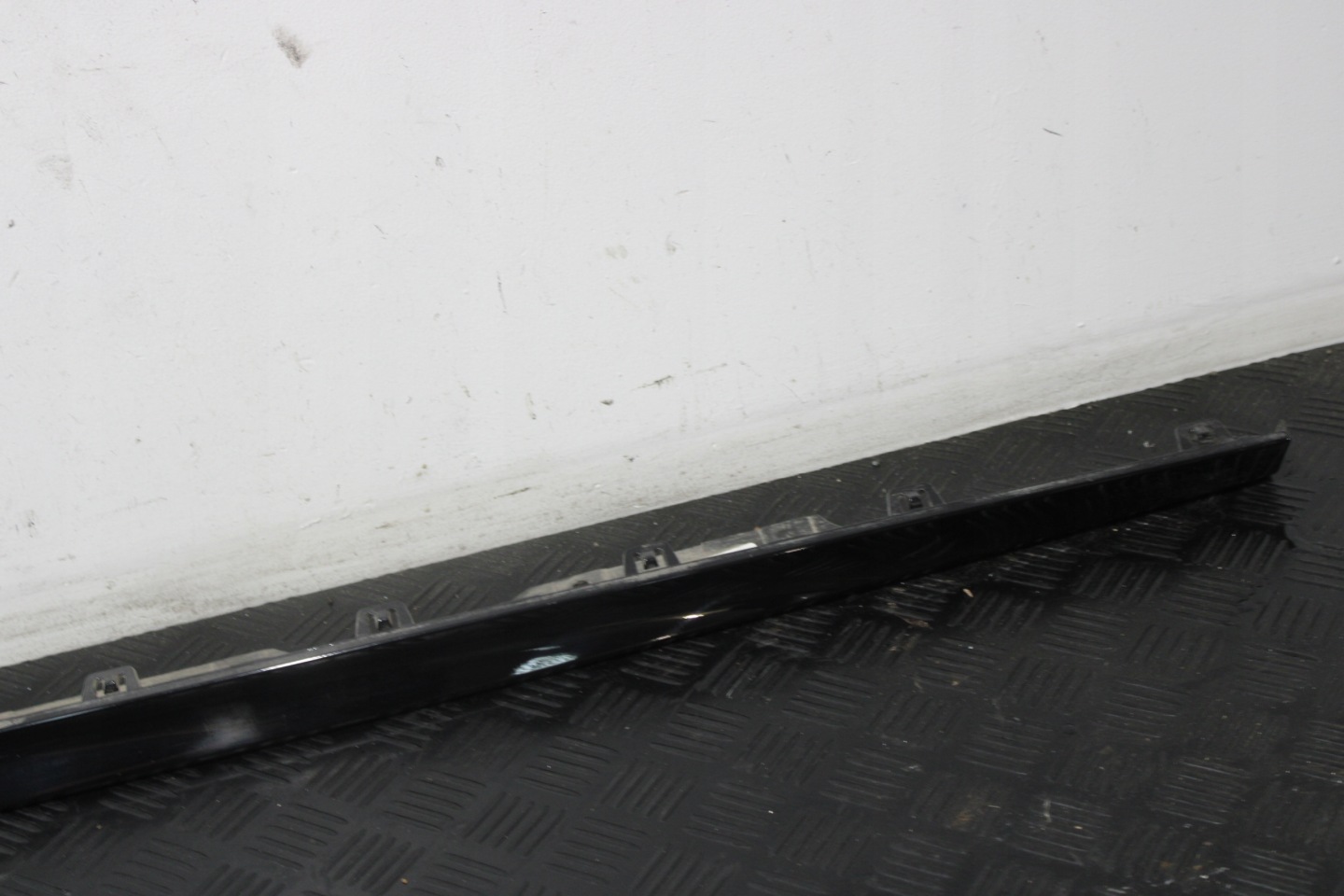 moulding threshold left BMW 1 F40 m-packet 1296013