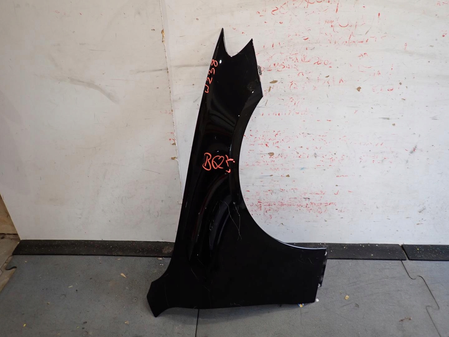 fender front front right MERCEDES E-KLASA COUPE W238 A2388810201