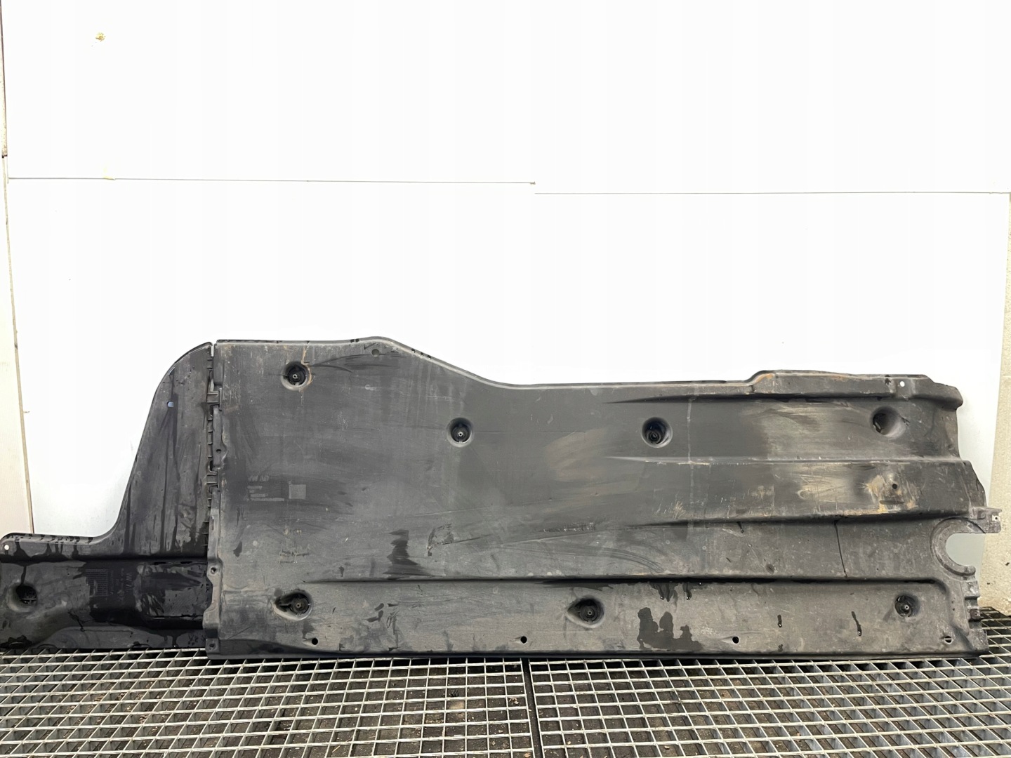 abdeckung Blende Abdeckung Unterfahrschutz links VW PASSAT B8 14- 3Q0825201H