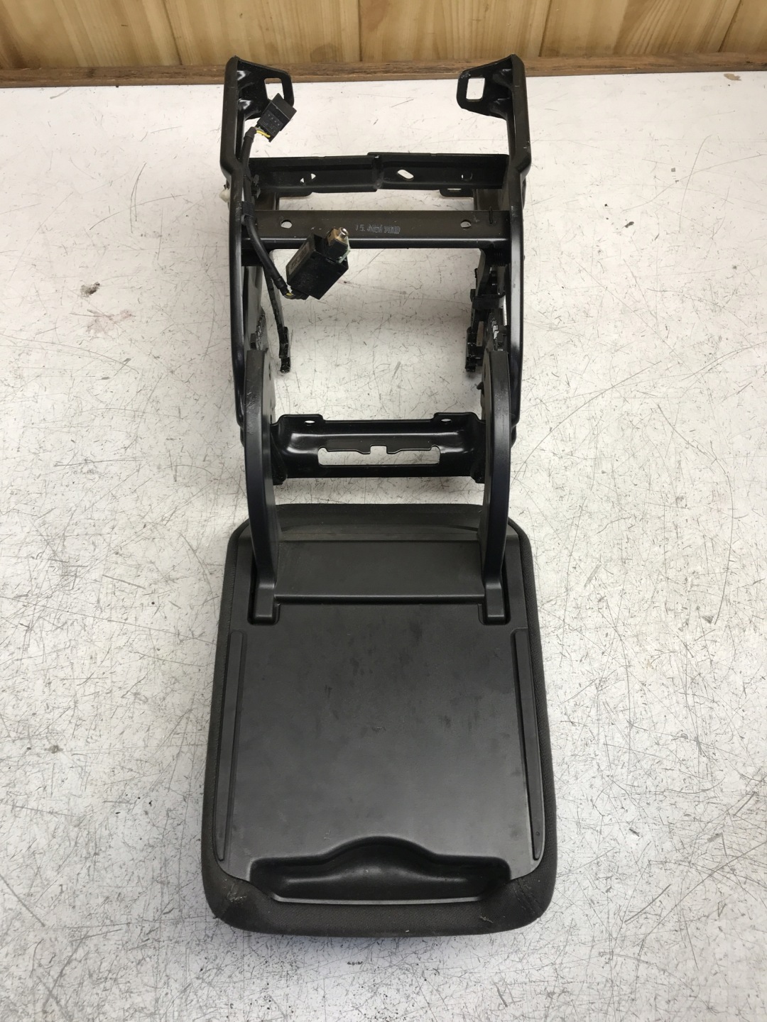 bracciolo MATERIAL Supporto AUDI A4 B8 8K0864283
