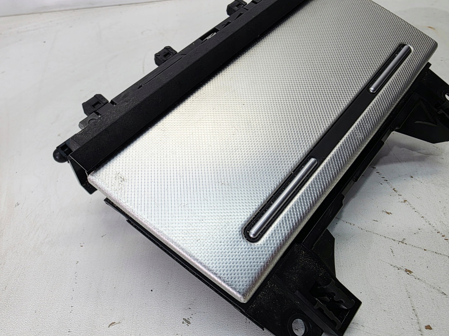 ashtray passenger compartment front 2 DIN AUDI A4 B6 B7 8E0857951M