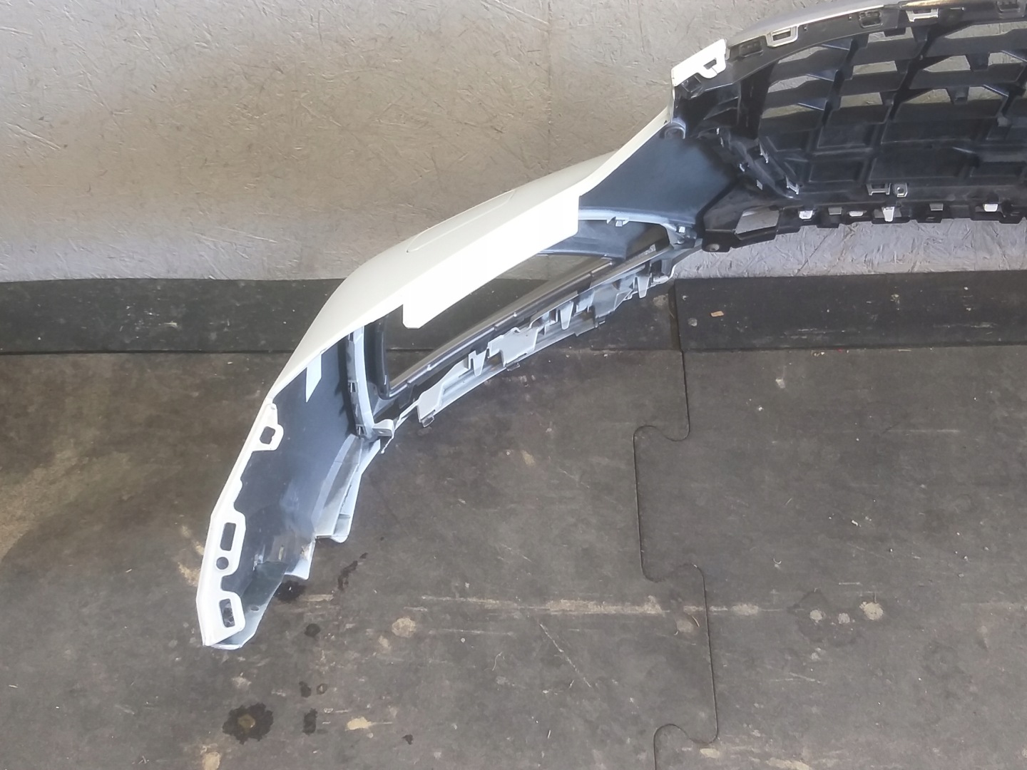 nárazník předek AUDI Q2 LIFT 81A