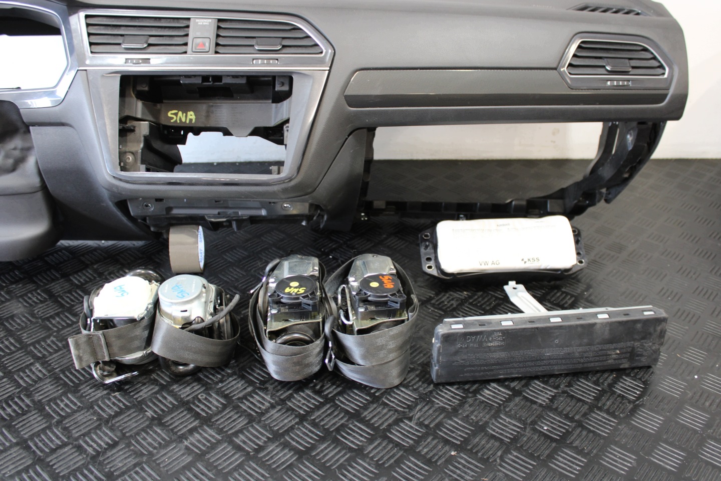 dashboard console airbag airbags VW TIGUAN II 2 5NA ALLSPACE