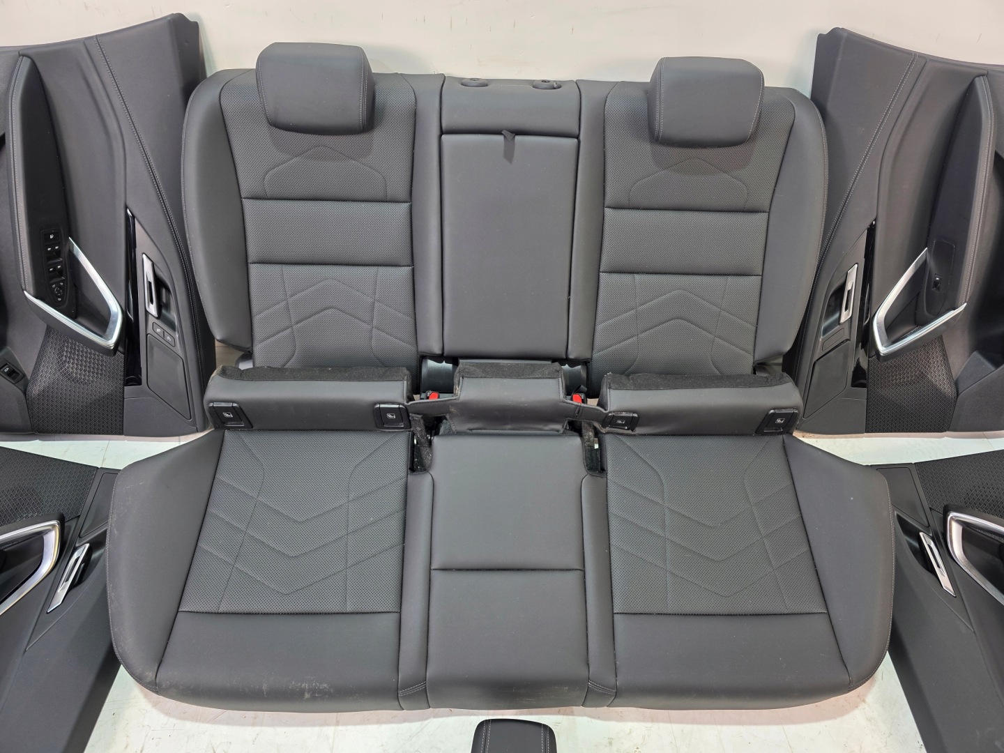 Sitze innere BMW X1 U11 Leder