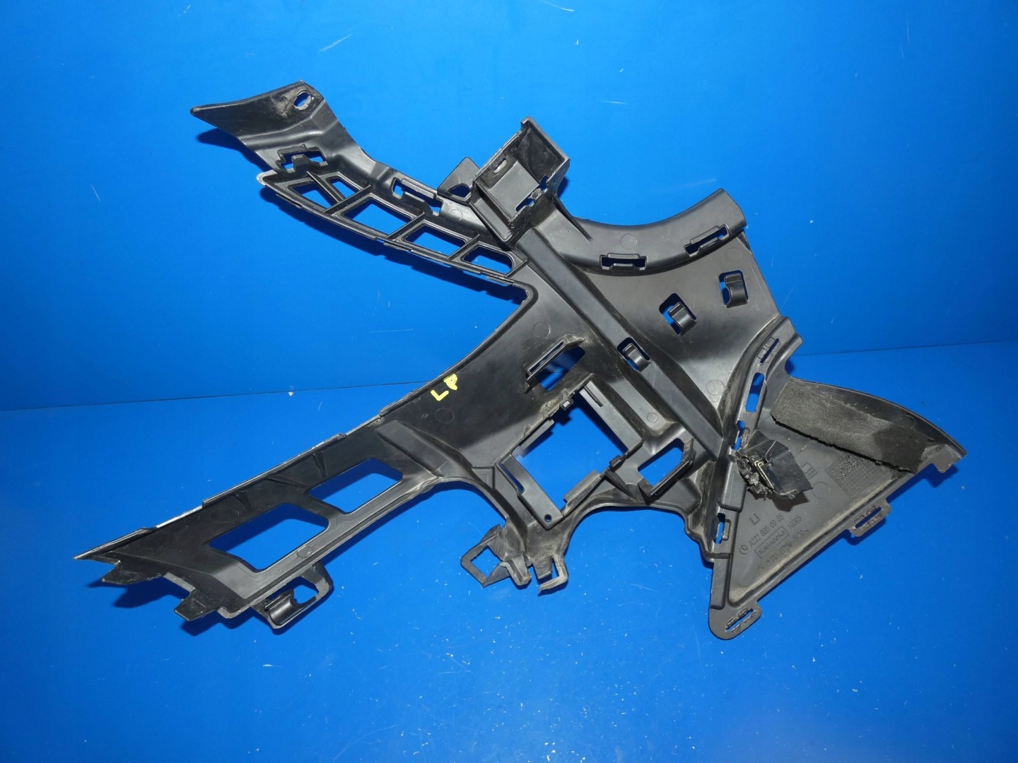 MERCEDES S KLASA W222 AMG support holder of a bumper left front