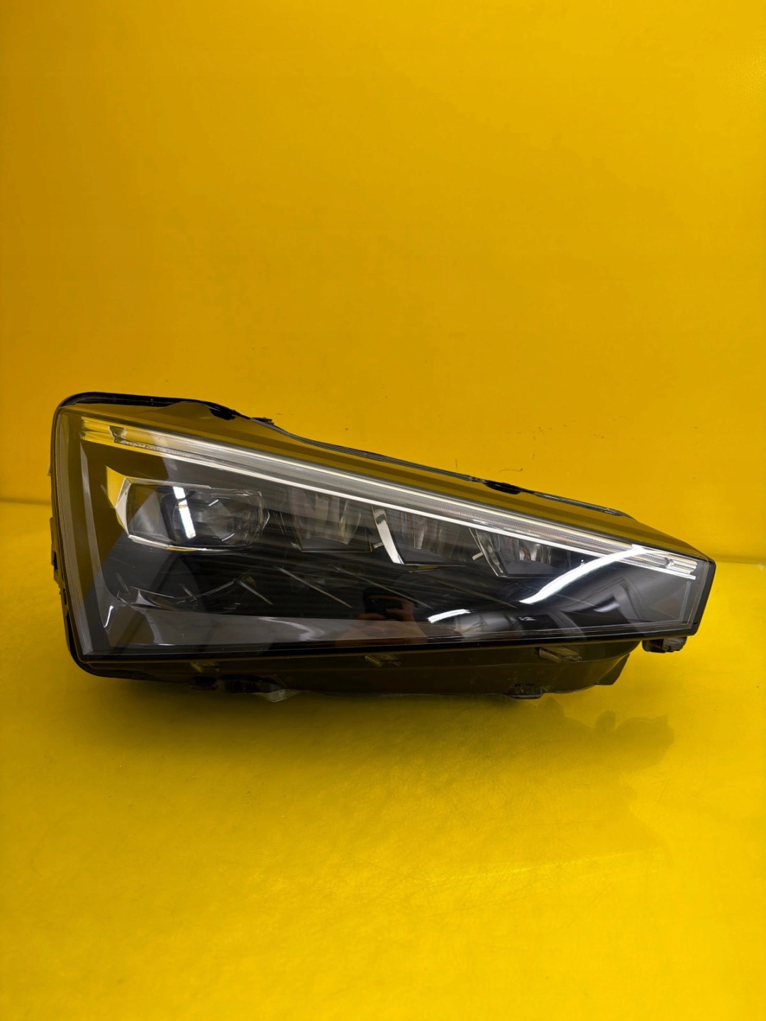 světlo pravá Skoda Scala Full Led 657941016A