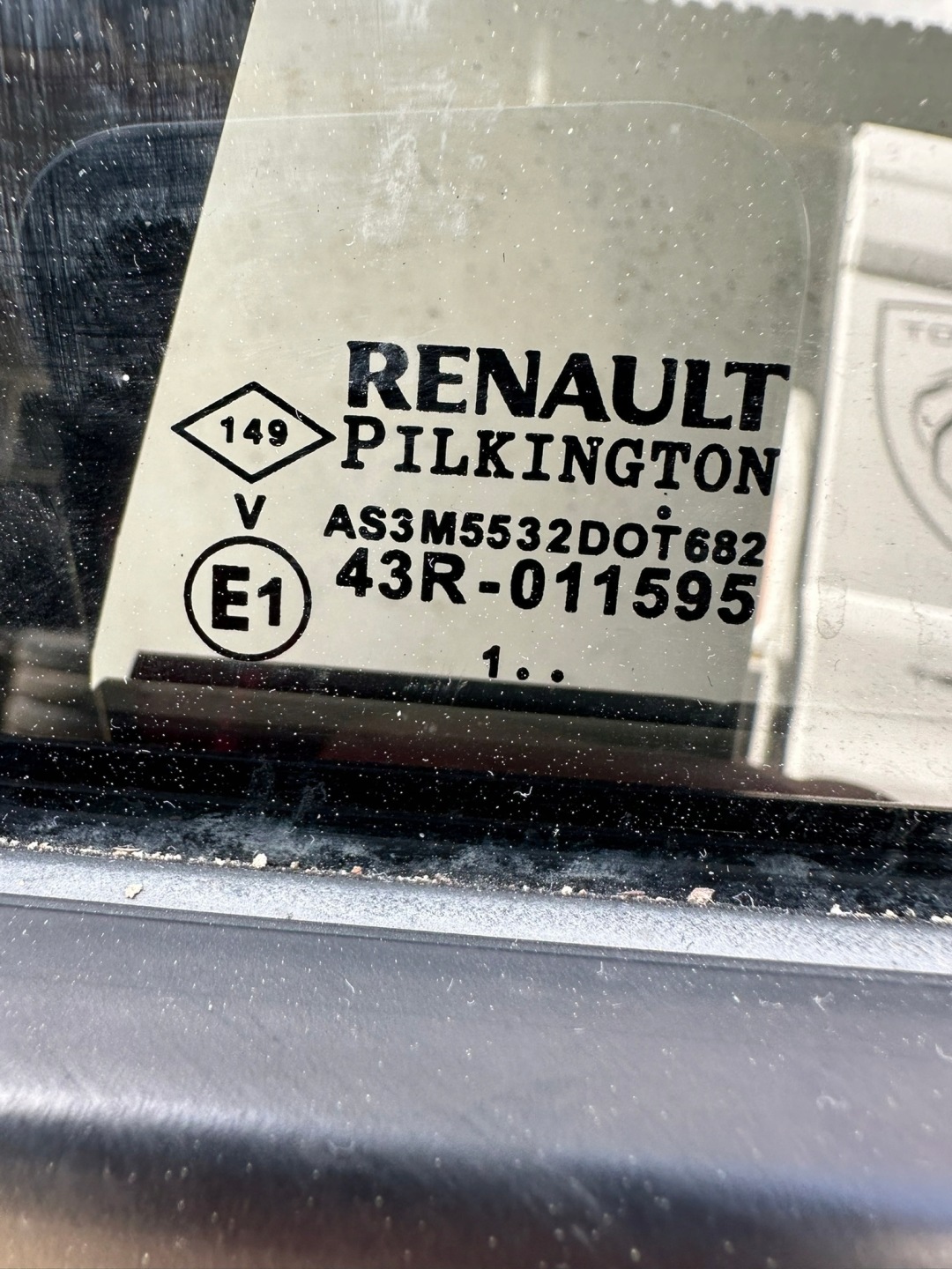 RENAULT MEGANE 5 V E-TECH Tür links links heck EU szép