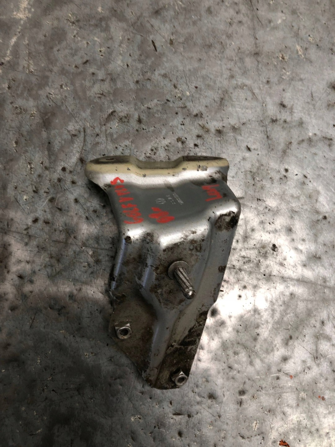 Stütze des Kotflügels links VW GOLF V PLUS 5M0821135