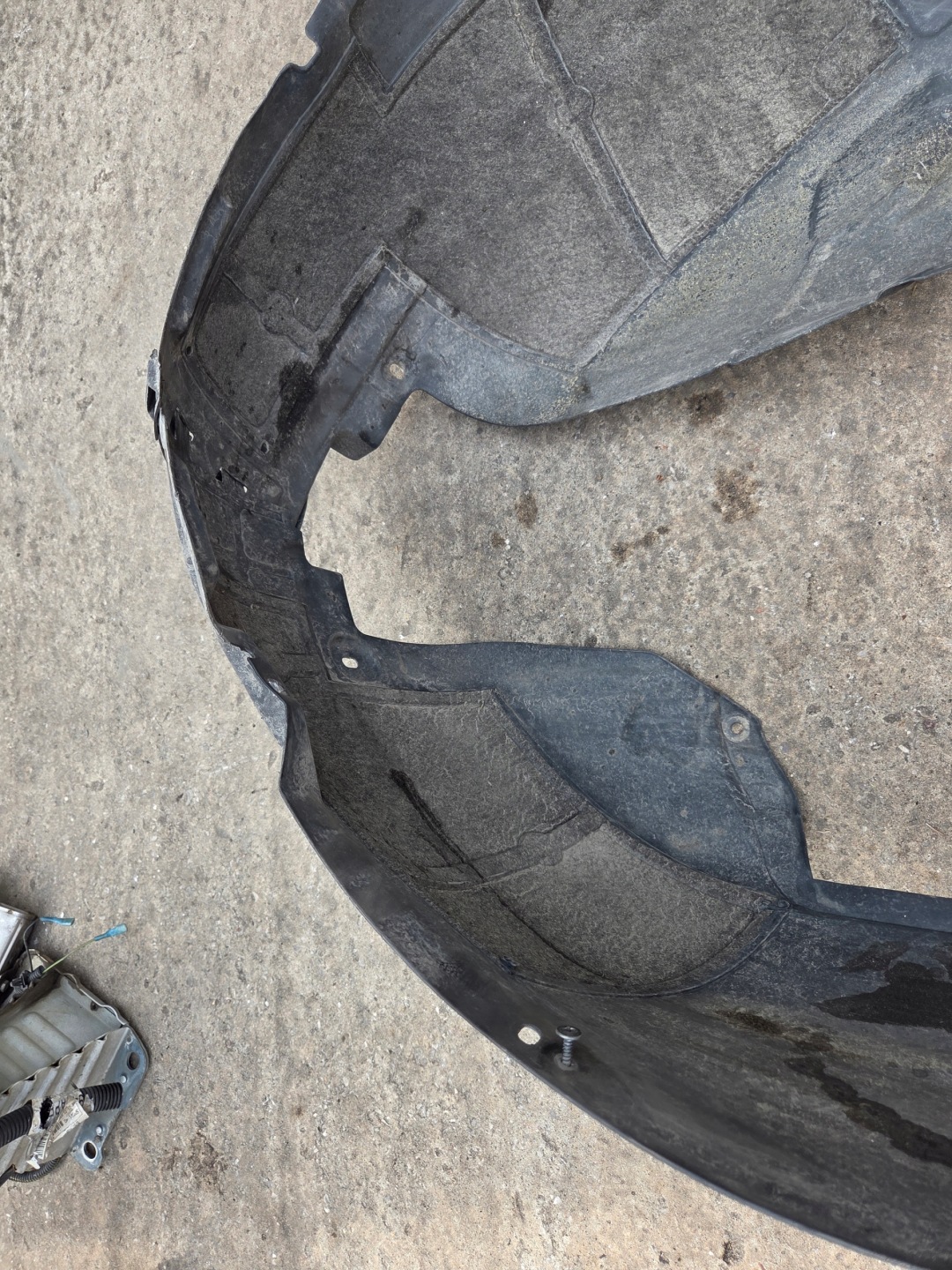 mudguard left front left front Opel Meriva B 1326768 13267678