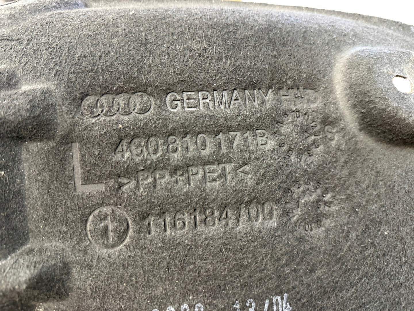 AUDI A6 4G C7 mudguard left rear part 4G0810171B