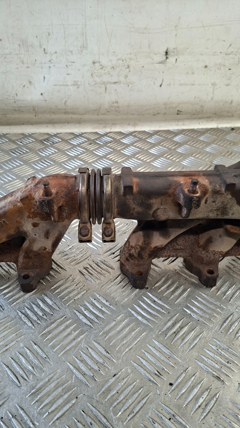 exhaust manifold AUDI 100 C3 2.3