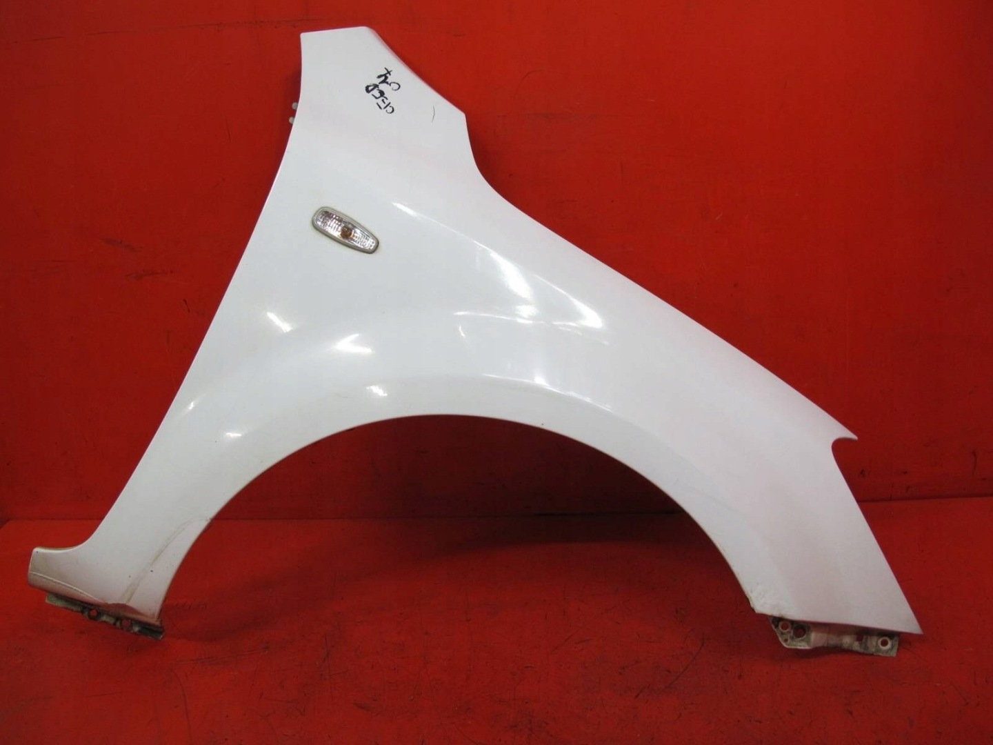 KIA CEED 1 and ED 06- fender right front front BIALY WD