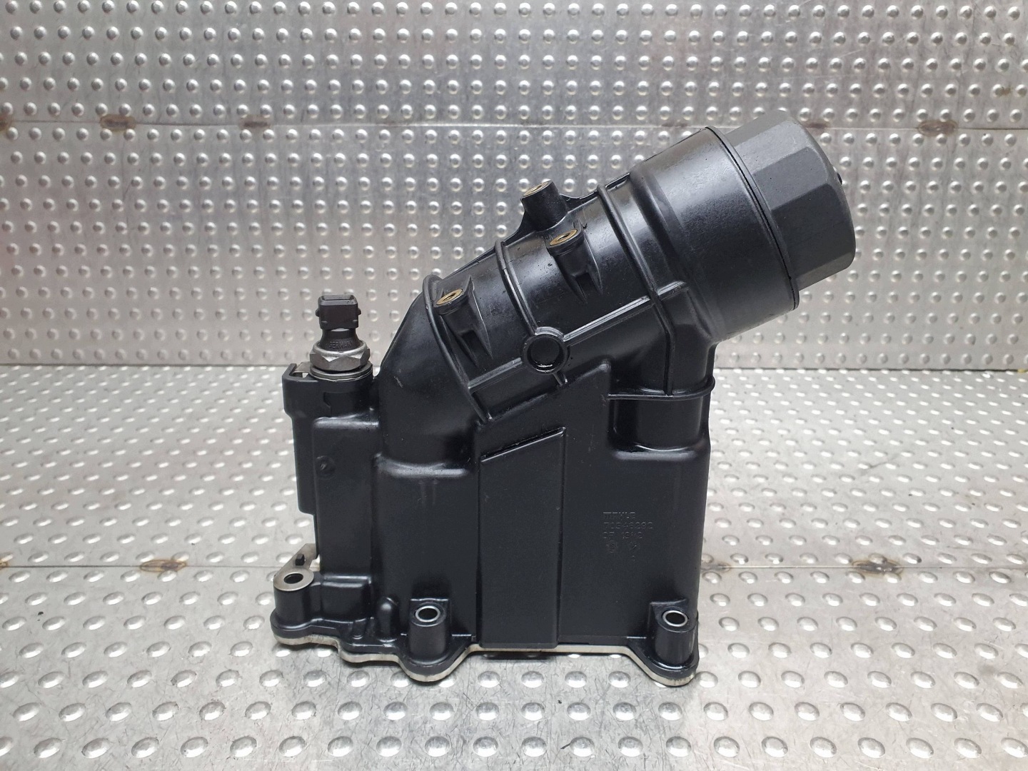 oil filter holder 7807799 BMW E90 E83 E87 E91 E60 E88 E92 E93 2.0D N47